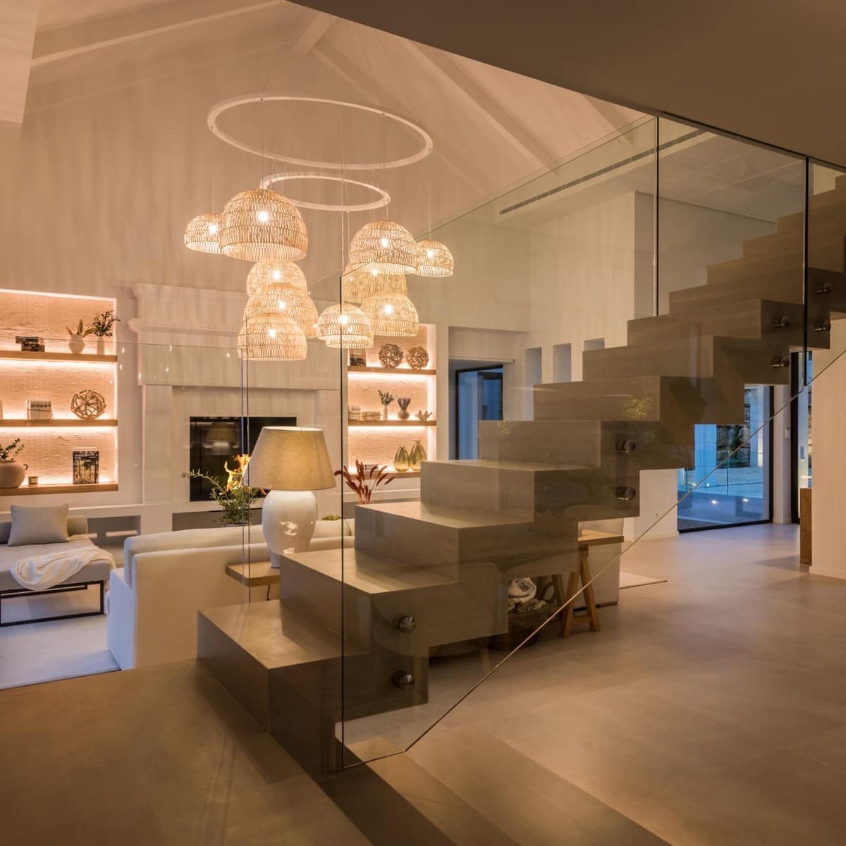 5 sypialnia Willa na sprzedaż w El Paraiso z basenem garażem - 6 350 000 € (Ref: 7521187)