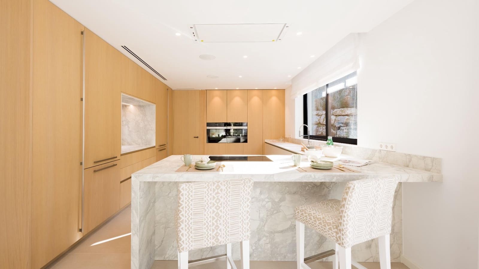 5 sypialnia Willa na sprzedaż w El Paraiso z basenem garażem - 6 350 000 € (Ref: 7521187)