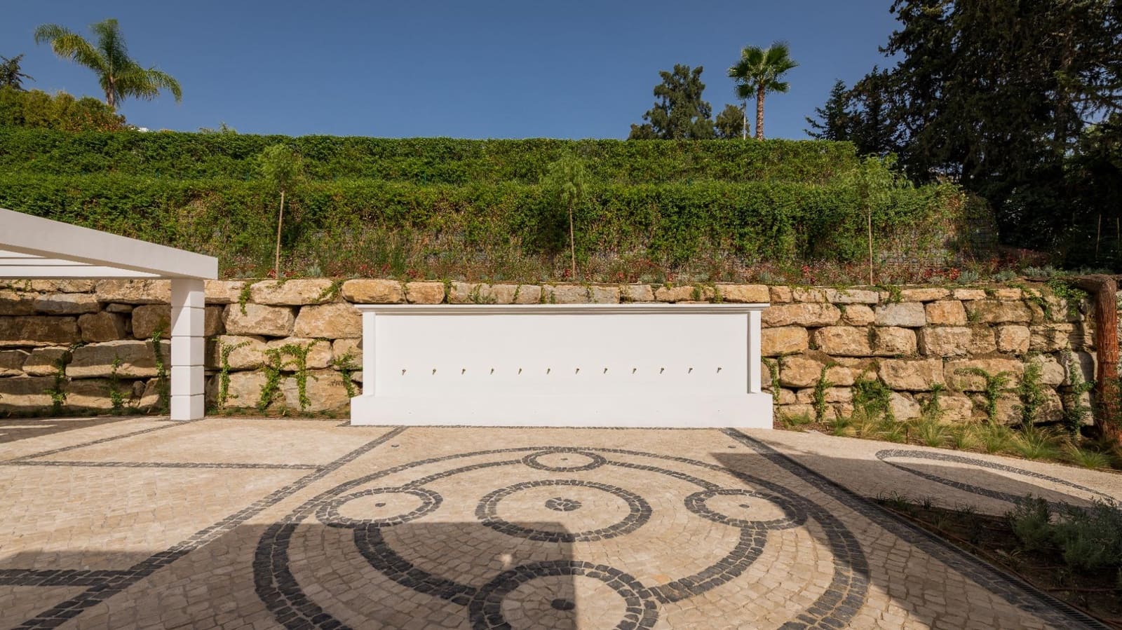 5 sypialnia Willa na sprzedaż w El Paraiso z basenem garażem - 6 350 000 € (Ref: 7521187)