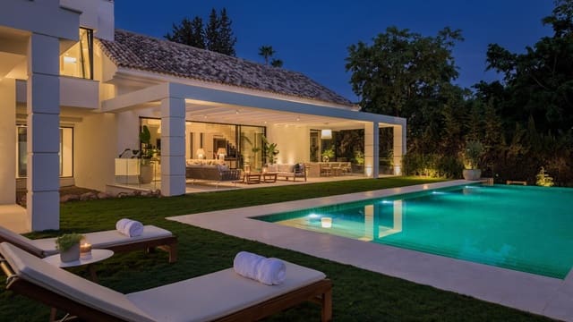 5 sypialnia Willa na sprzedaż w El Paraiso, Estepona z basenem garażem - 6 350 000 € (Ref: 7521187)