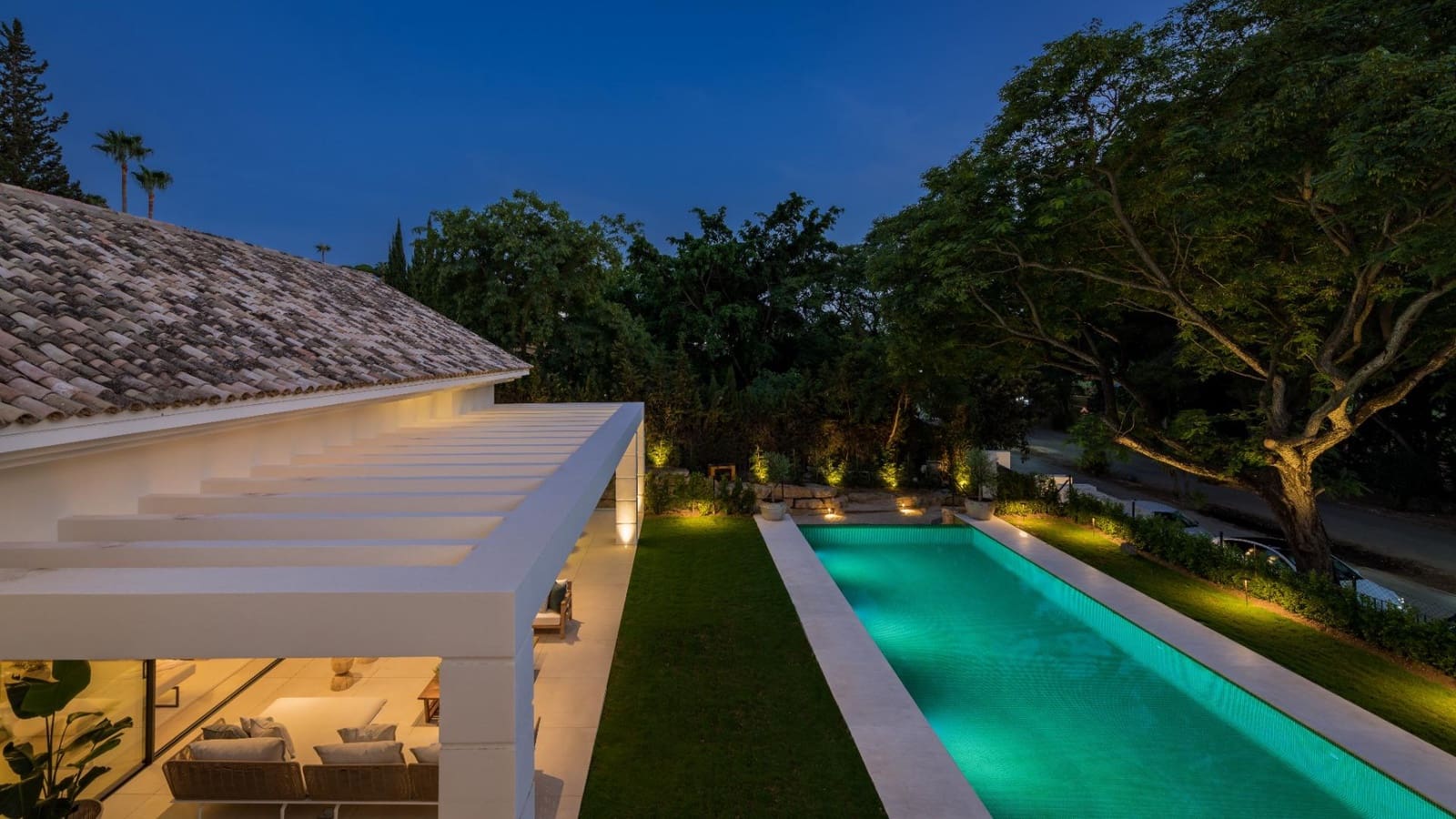 5 sypialnia Willa na sprzedaż w El Paraiso z basenem garażem - 6 350 000 € (Ref: 7521187)