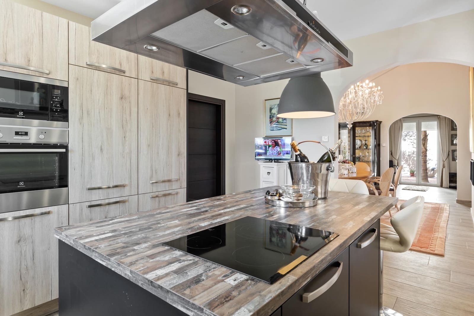 4 bedroom Villa for sale in Mijas with pool garage - € 1,895,000 (Ref: 7619592)