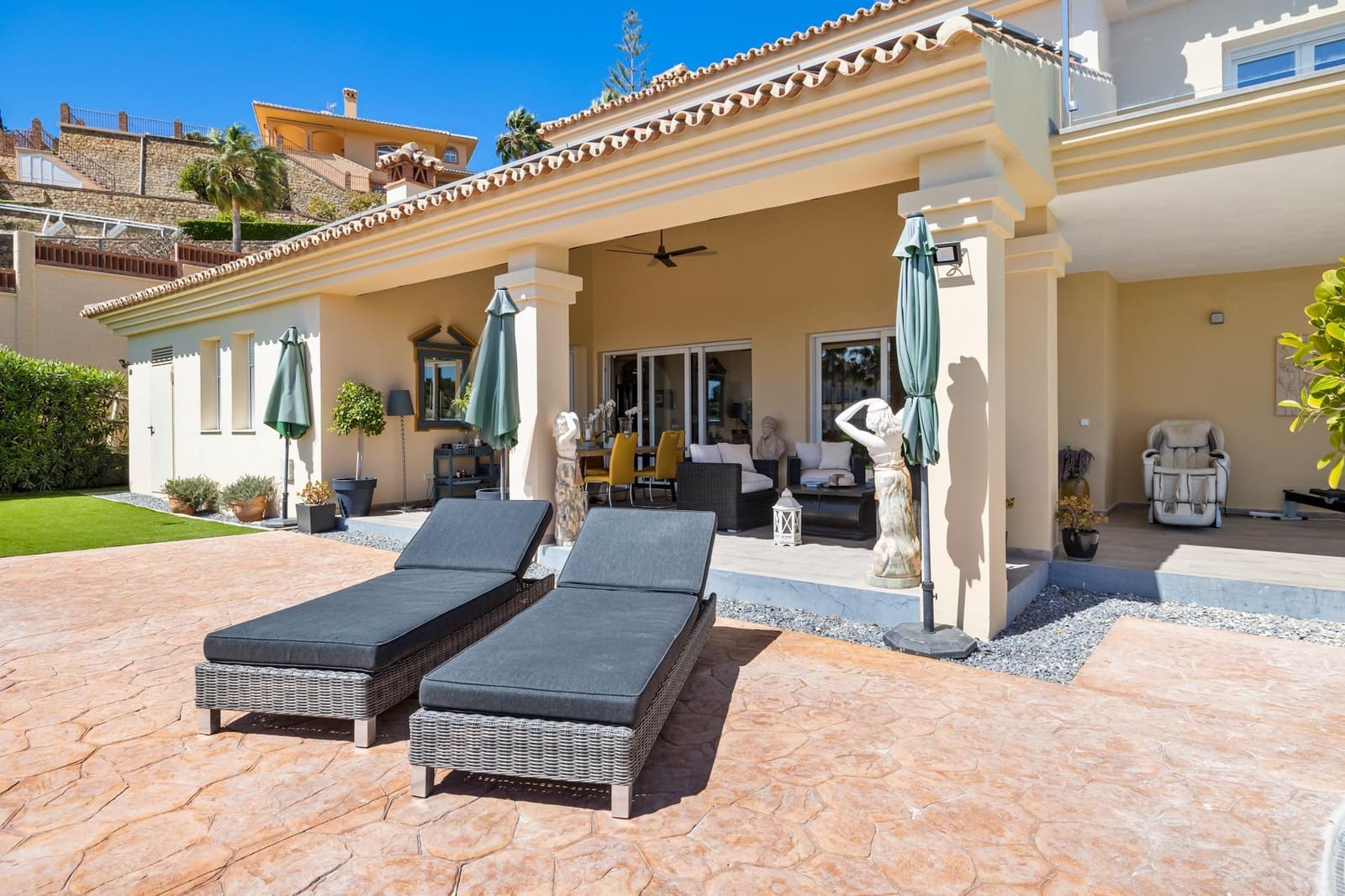 4 bedroom Villa for sale in Mijas with pool garage - € 1,895,000 (Ref: 7619592)