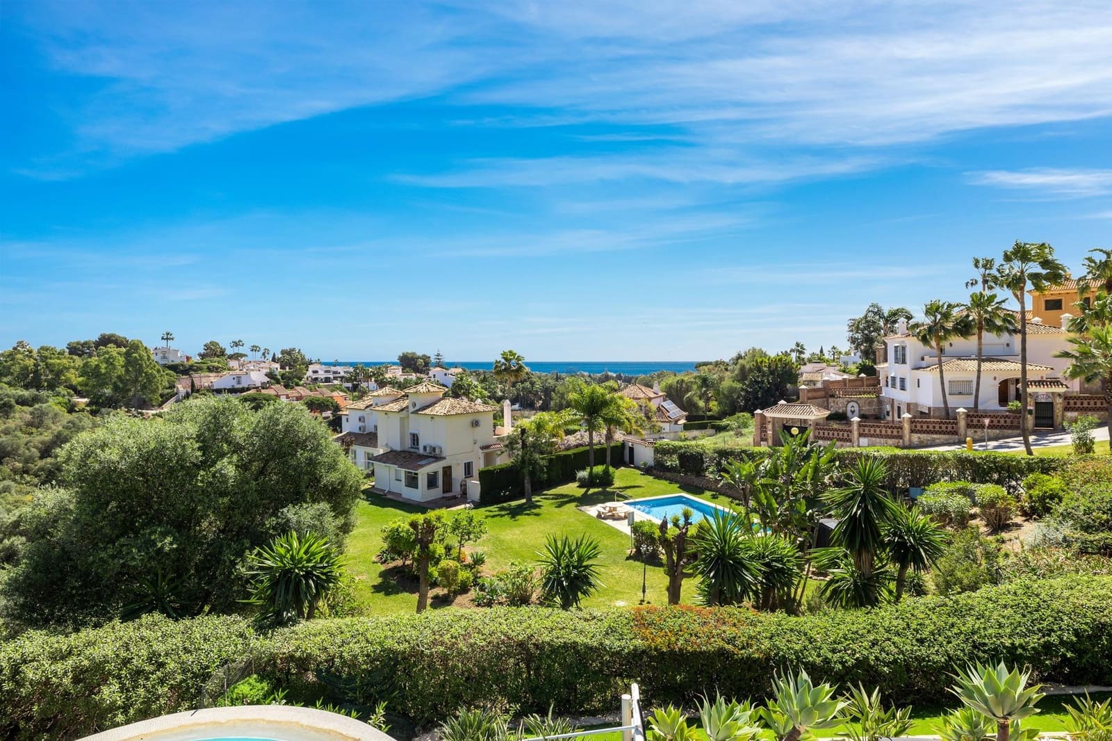 4 bedroom Villa for sale in Mijas with pool garage - € 1,895,000 (Ref: 7619592)
