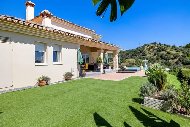 4 bedroom Villa for sale in Mijas with pool garage - € 1,895,000 (Ref: 7619592)