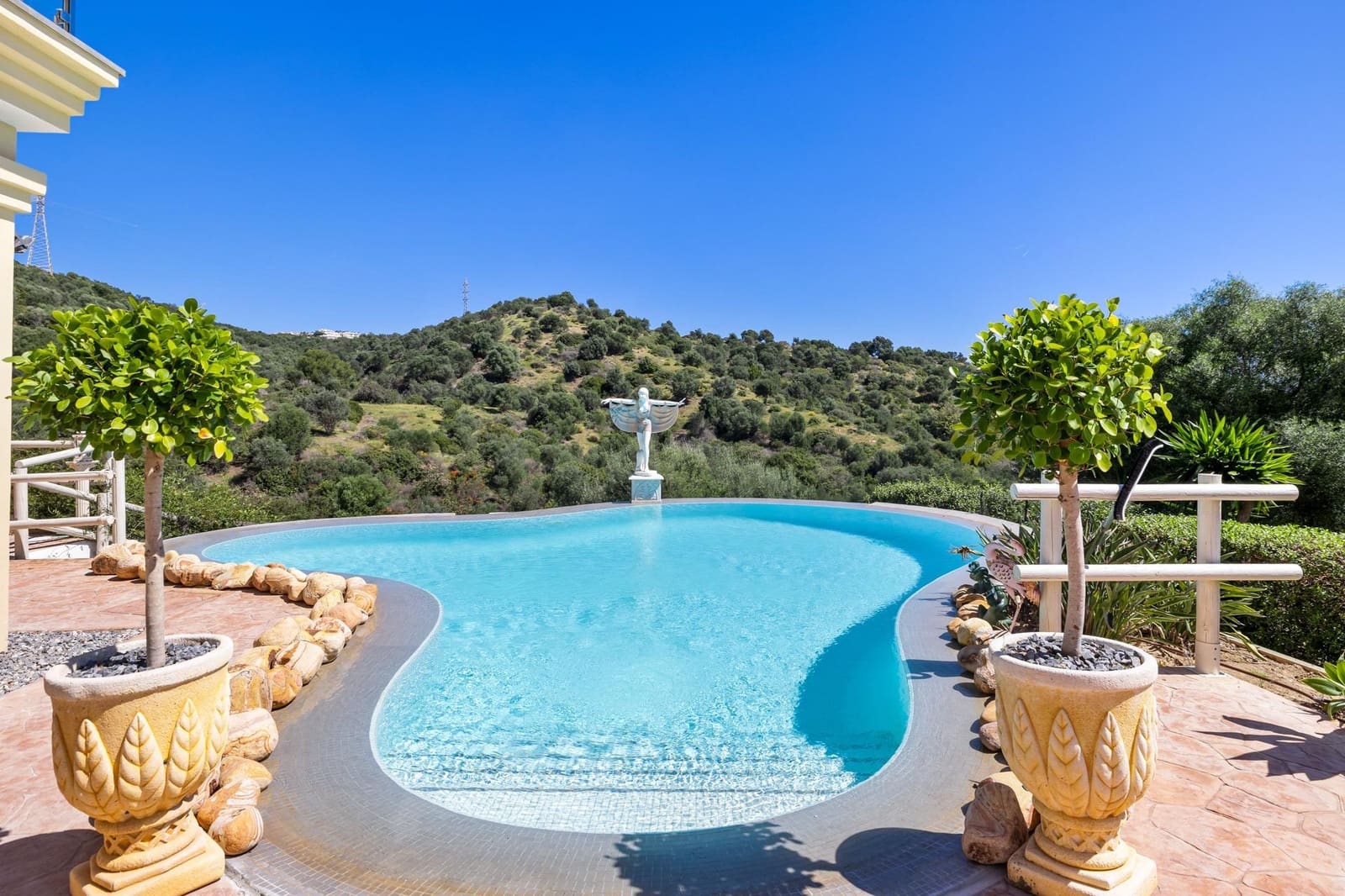 4 bedroom Villa for sale in Mijas with pool garage - € 1,895,000 (Ref: 7619592)