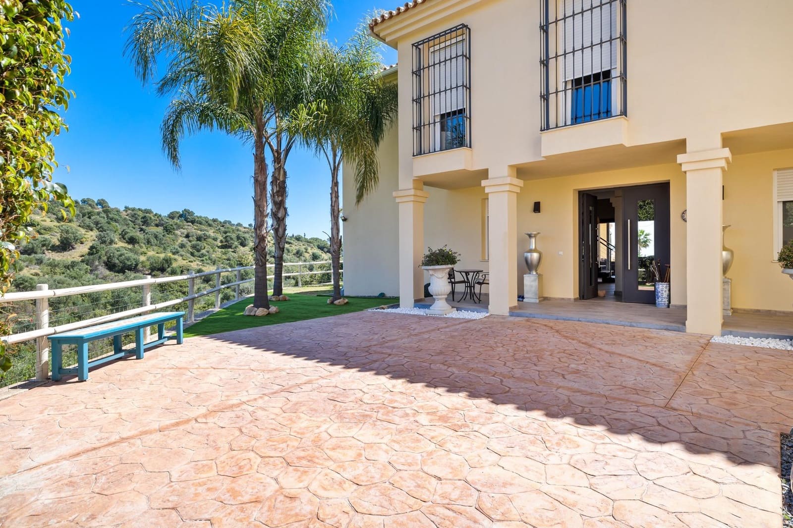 4 bedroom Villa for sale in Mijas with pool garage - € 1,895,000 (Ref: 7619592)