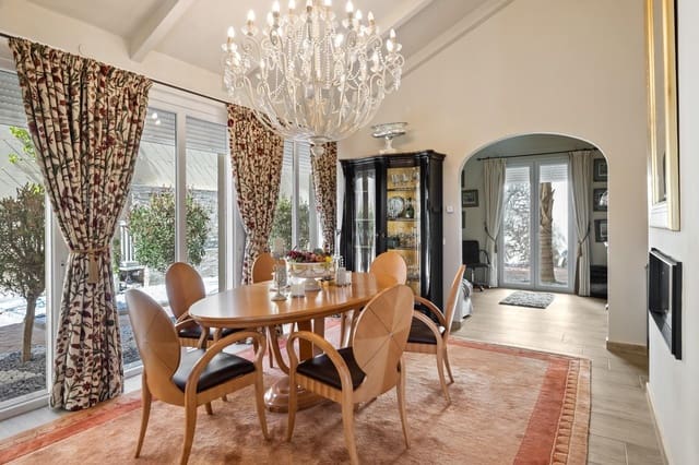 4 bedroom Villa for sale in Mijas with pool garage - € 1,895,000 (Ref: 7619592)
