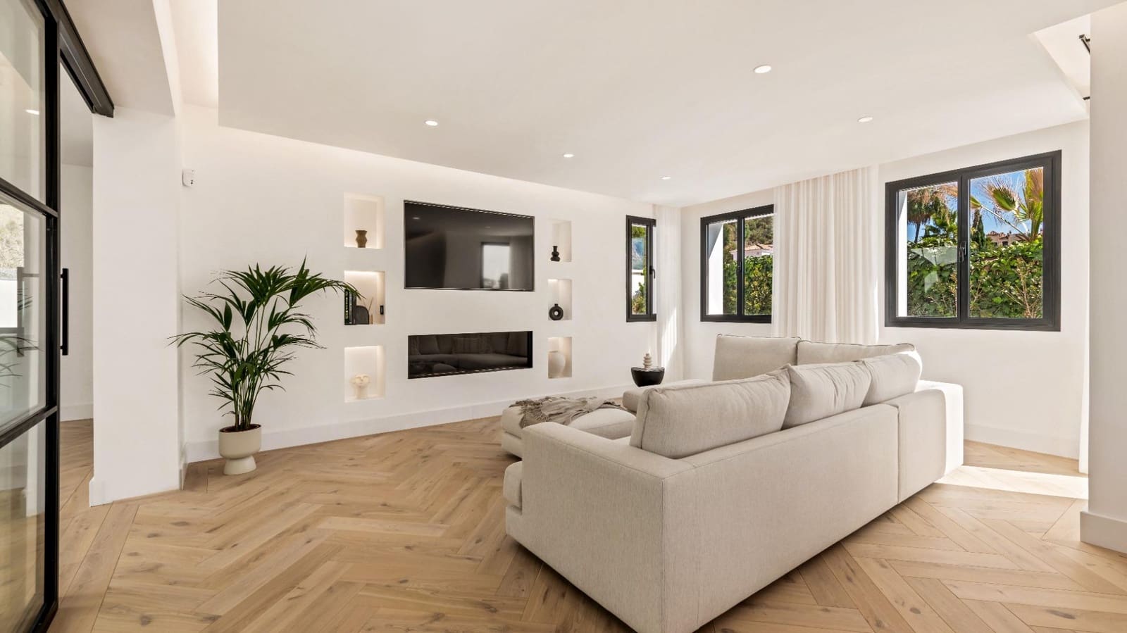 5 makuuhuone Huvila myytävänä paikassa Monte Halcones mukana uima-altaan 
autotalli - 3 950 000 € (Ref: 7686649)