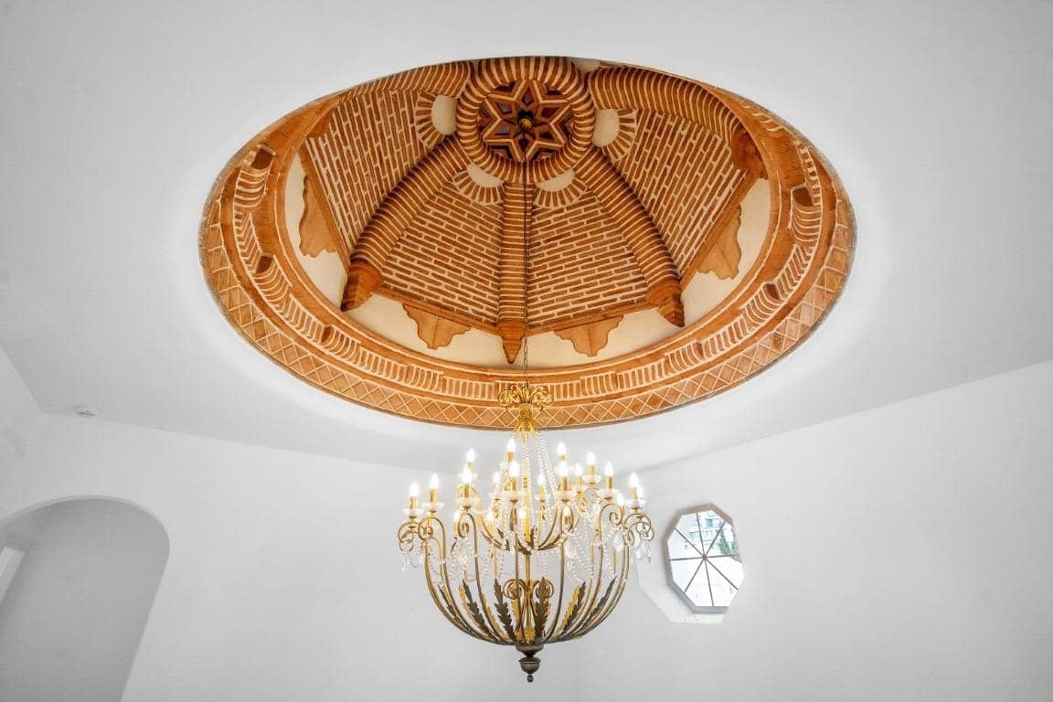 5 bedroom Villa for sale in Benahavis with pool garage - € 2,850,000 (Ref: 7746494)