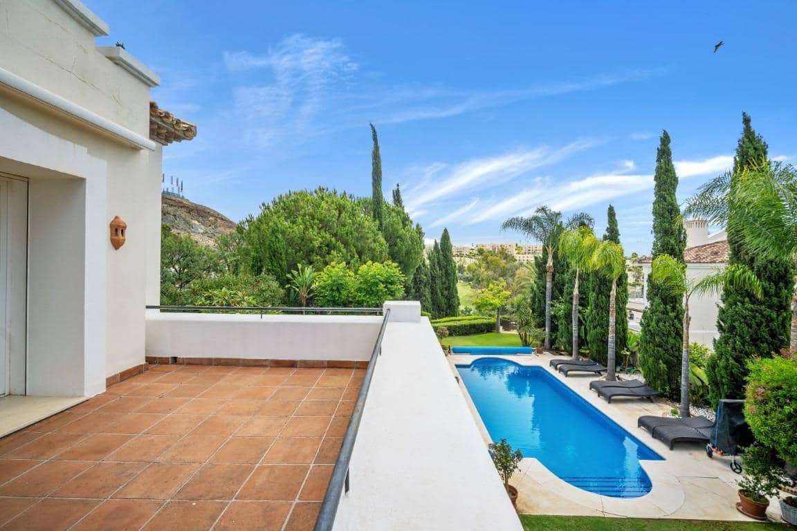 5 bedroom Villa for sale in Benahavis with pool garage - € 2,850,000 (Ref: 7746494)