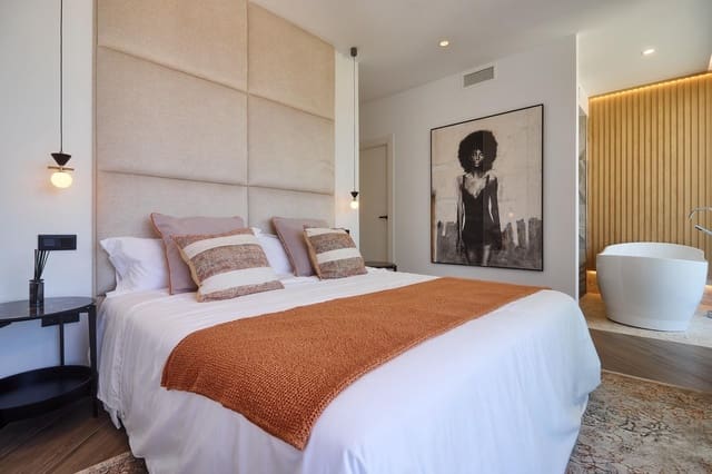 4 soverom Villa til salgs i La Cala de Mijas, Mijas med svømmebasseng garasje - € 945 000 (Ref: 7782735)