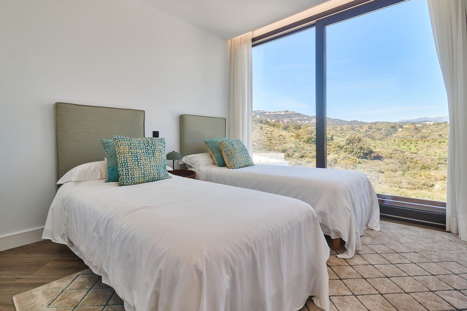 4 sovrum Villa till salu i La Cala de Mijas med pool garage - 945 000 € (Ref: 7782735)