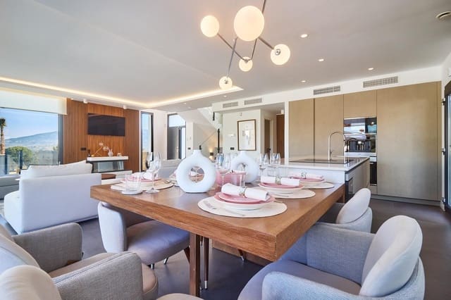 4 soverom Villa til salgs i La Cala de Mijas, Mijas med svømmebasseng garasje - € 945 000 (Ref: 7782735)