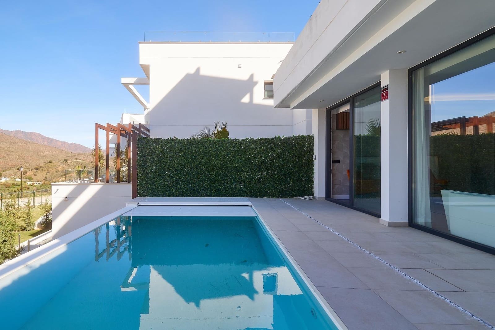 4 sovrum Villa till salu i La Cala de Mijas med pool garage - 945 000 € (Ref: 7782735)