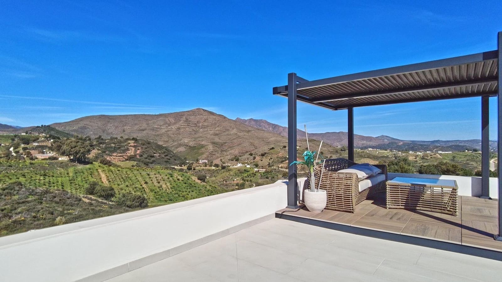 4 sovrum Villa till salu i La Cala de Mijas med pool garage - 945 000 € (Ref: 7782735)