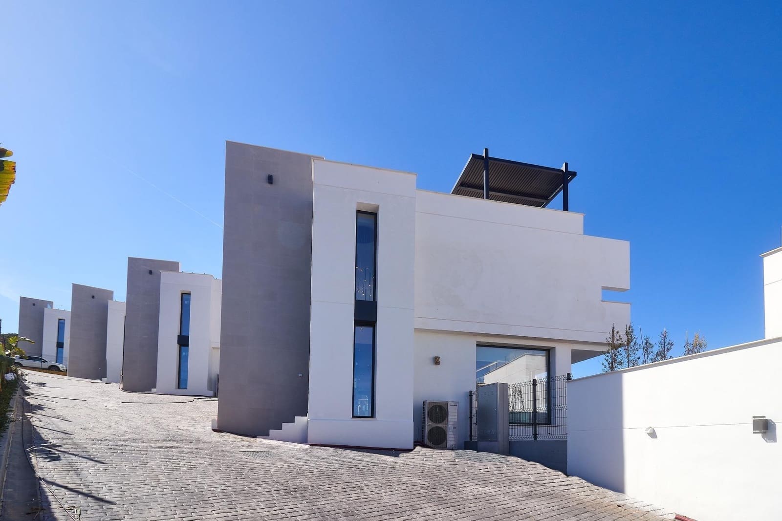 4 sovrum Villa till salu i La Cala de Mijas med pool garage - 945 000 € (Ref: 7782735)