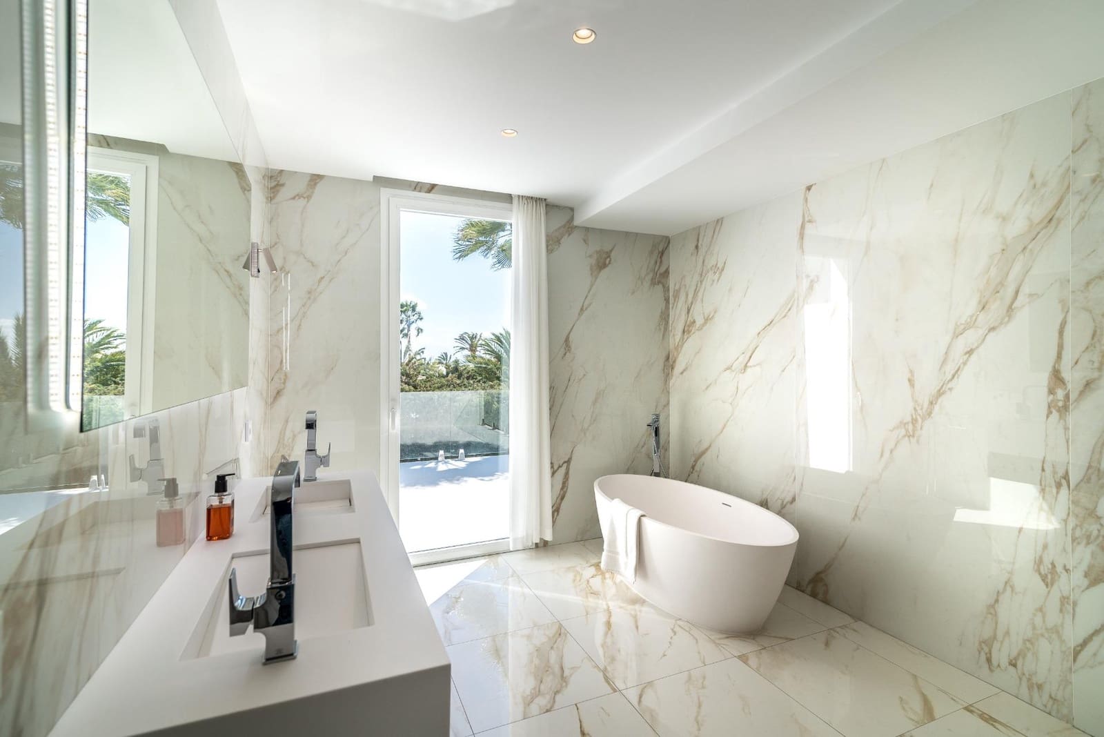 8 bedroom Villa for sale in Marbella with pool garage - € 7,900,000 (Ref: 7782744)