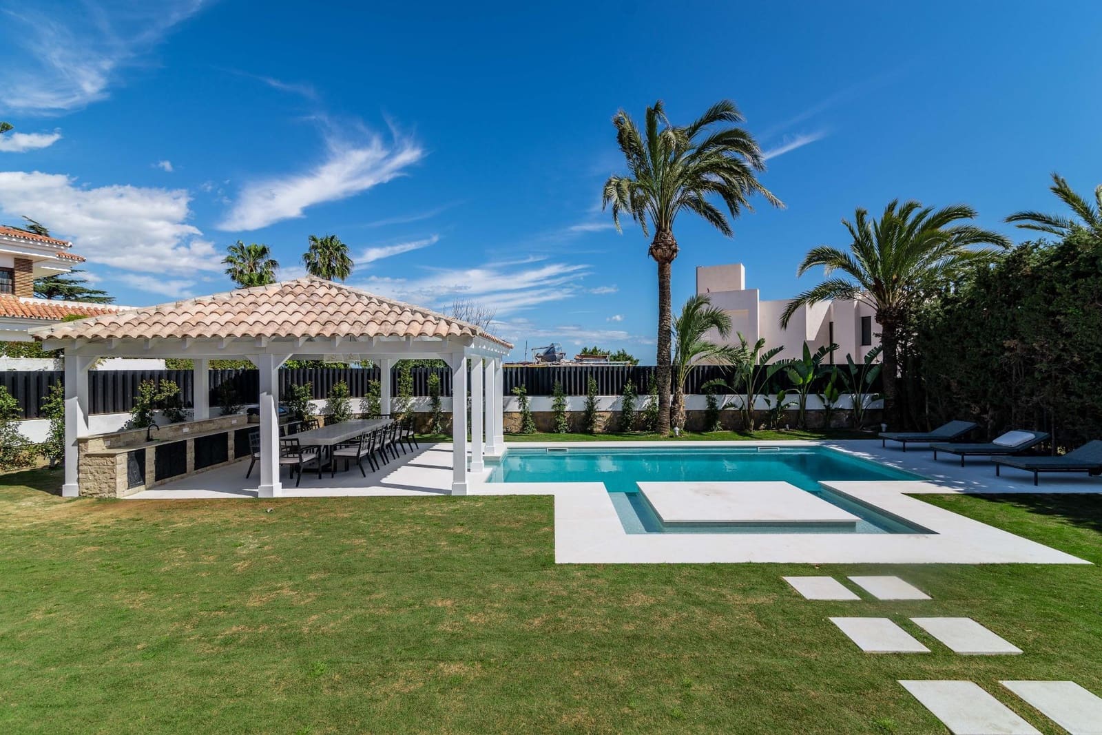 8 bedroom Villa for sale in Marbella with pool garage - € 7,900,000 (Ref: 7782744)