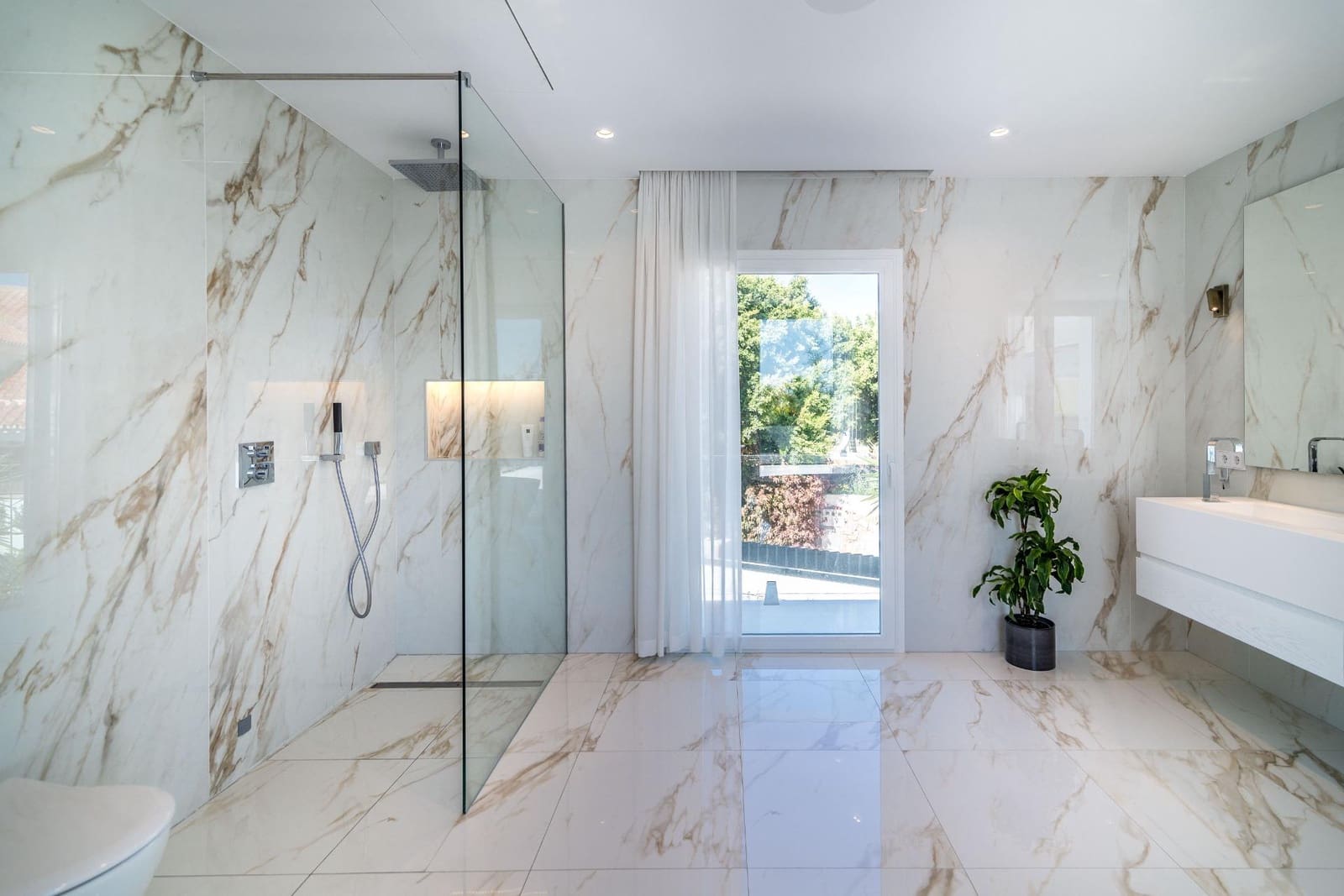 8 bedroom Villa for sale in Marbella with pool garage - € 7,900,000 (Ref: 7782744)