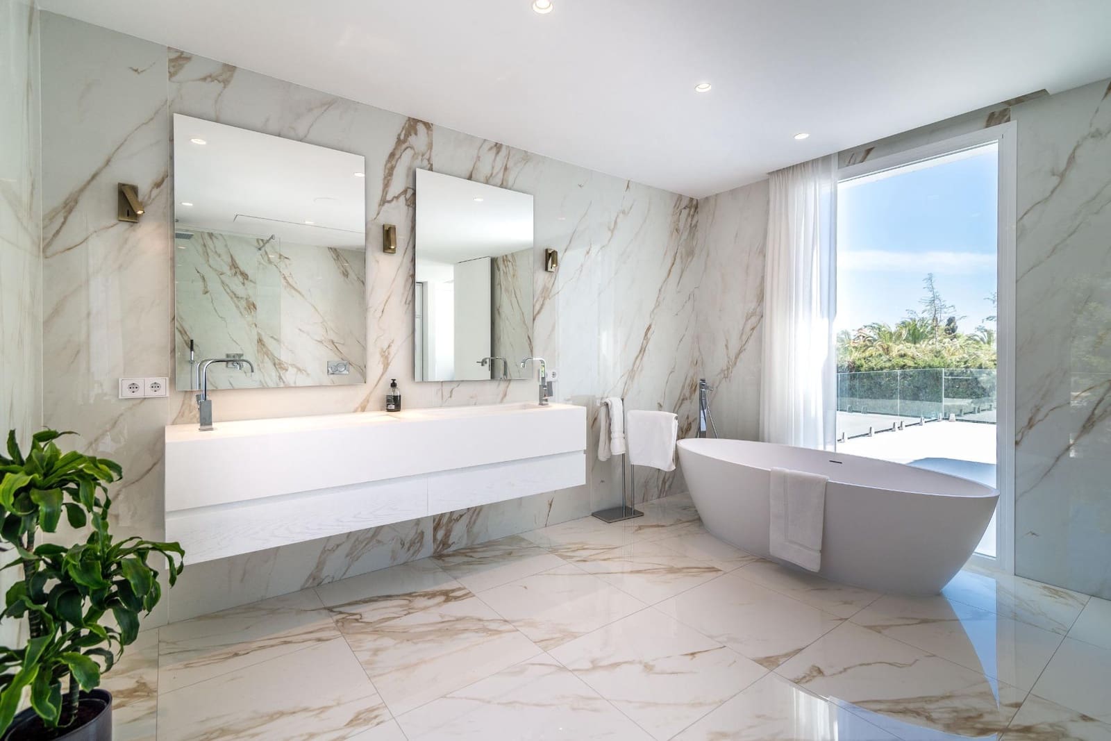 8 bedroom Villa for sale in Marbella with pool garage - € 7,900,000 (Ref: 7782744)