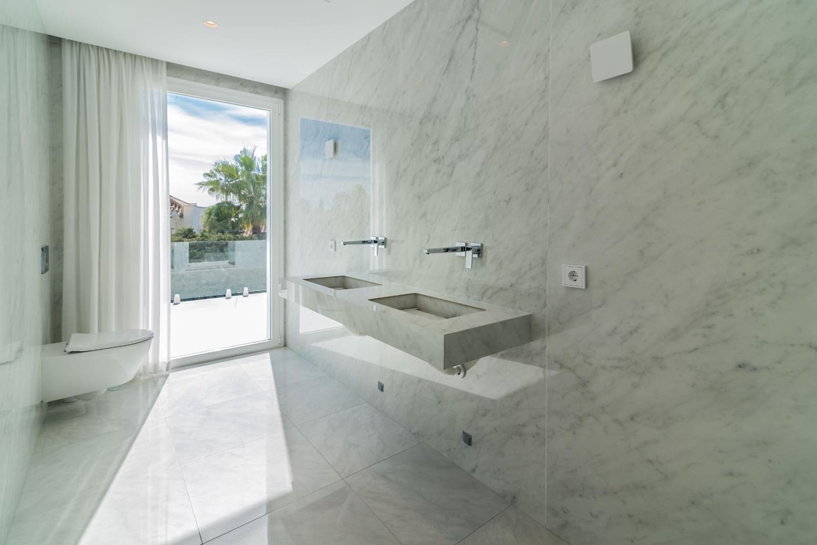 8 bedroom Villa for sale in Marbella with pool garage - € 7,900,000 (Ref: 7782744)