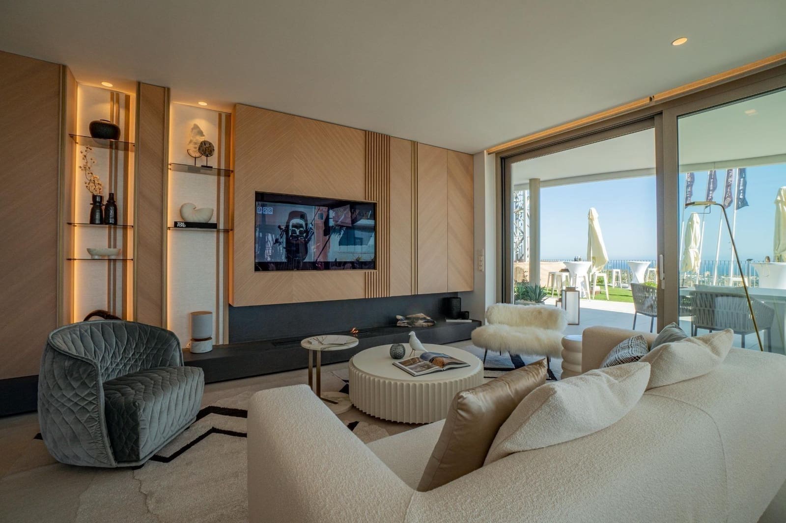 2 bedroom Apartment for sale in Benahavis with pool garage - € 899,000 (Ref: 8331763)