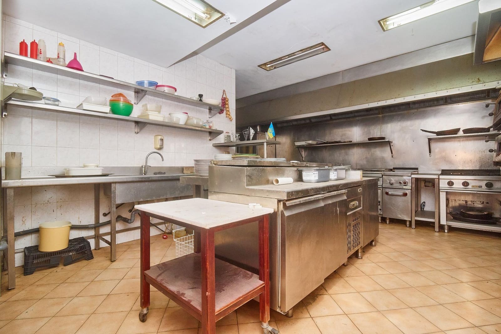 Företag till salu i Marbella - 550 000 € (Ref: 8577653)