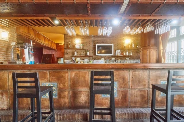 Bedrijf te koop in Marbella - € 550.000 (Ref: 8577653)