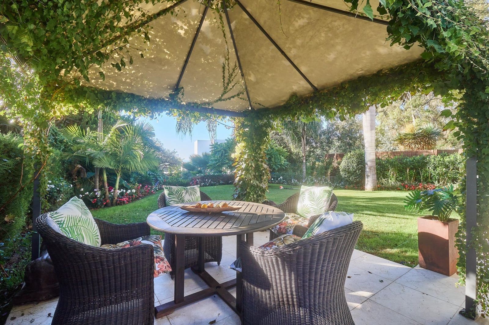 4 bedroom Villa for sale in Mijas with pool garage - € 899,000 (Ref: 8666662)