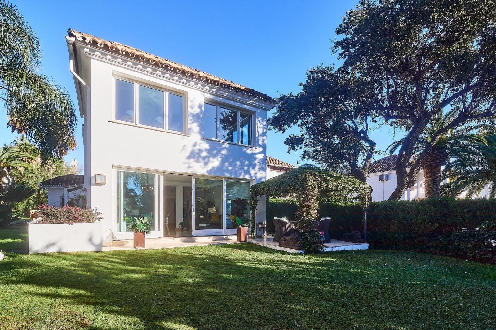 4 bedroom Villa for sale in Mijas with pool garage - € 899,000 (Ref: 8666662)