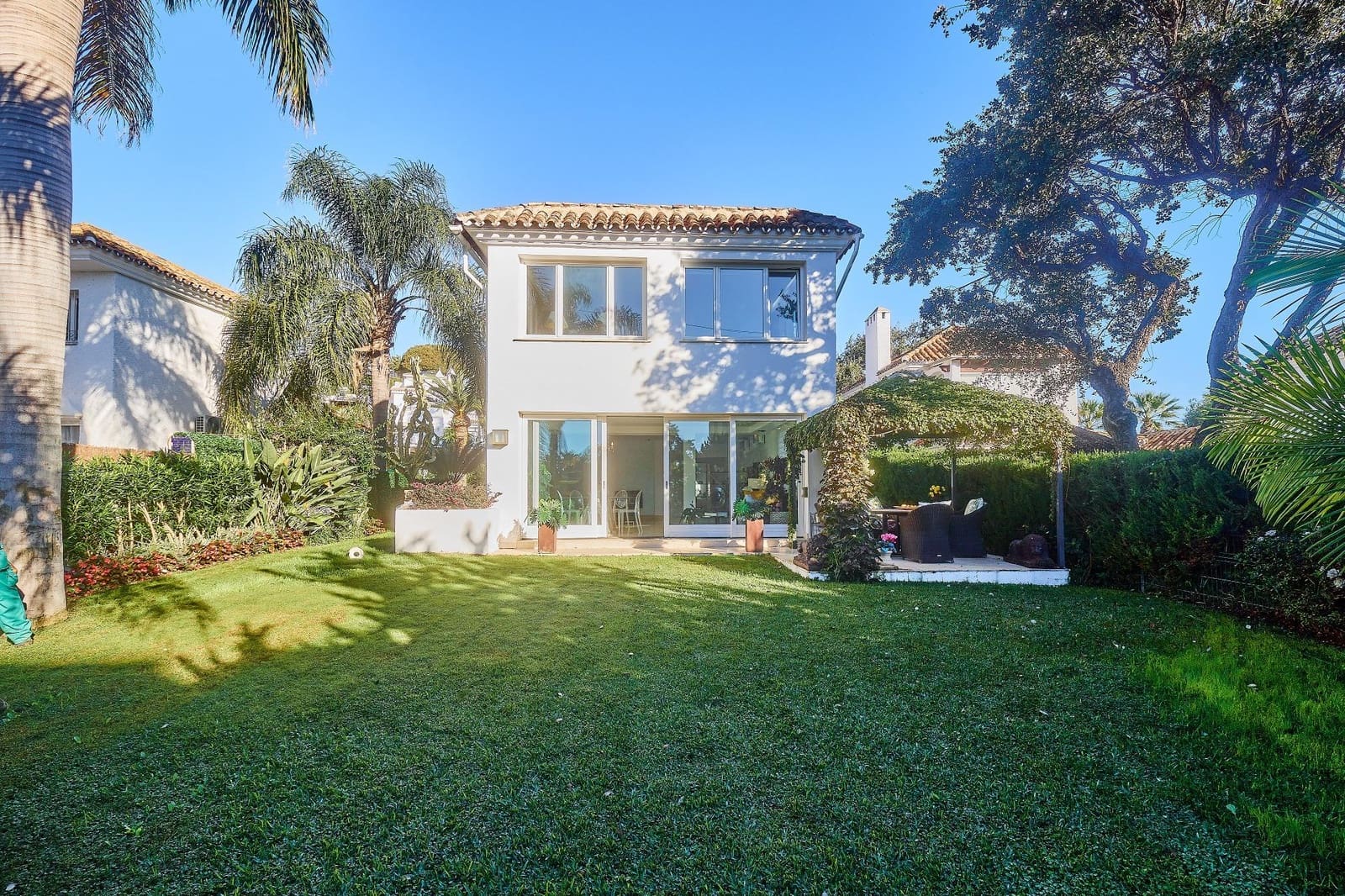 4 bedroom Villa for sale in Mijas with pool garage - € 899,000 (Ref: 8666662)