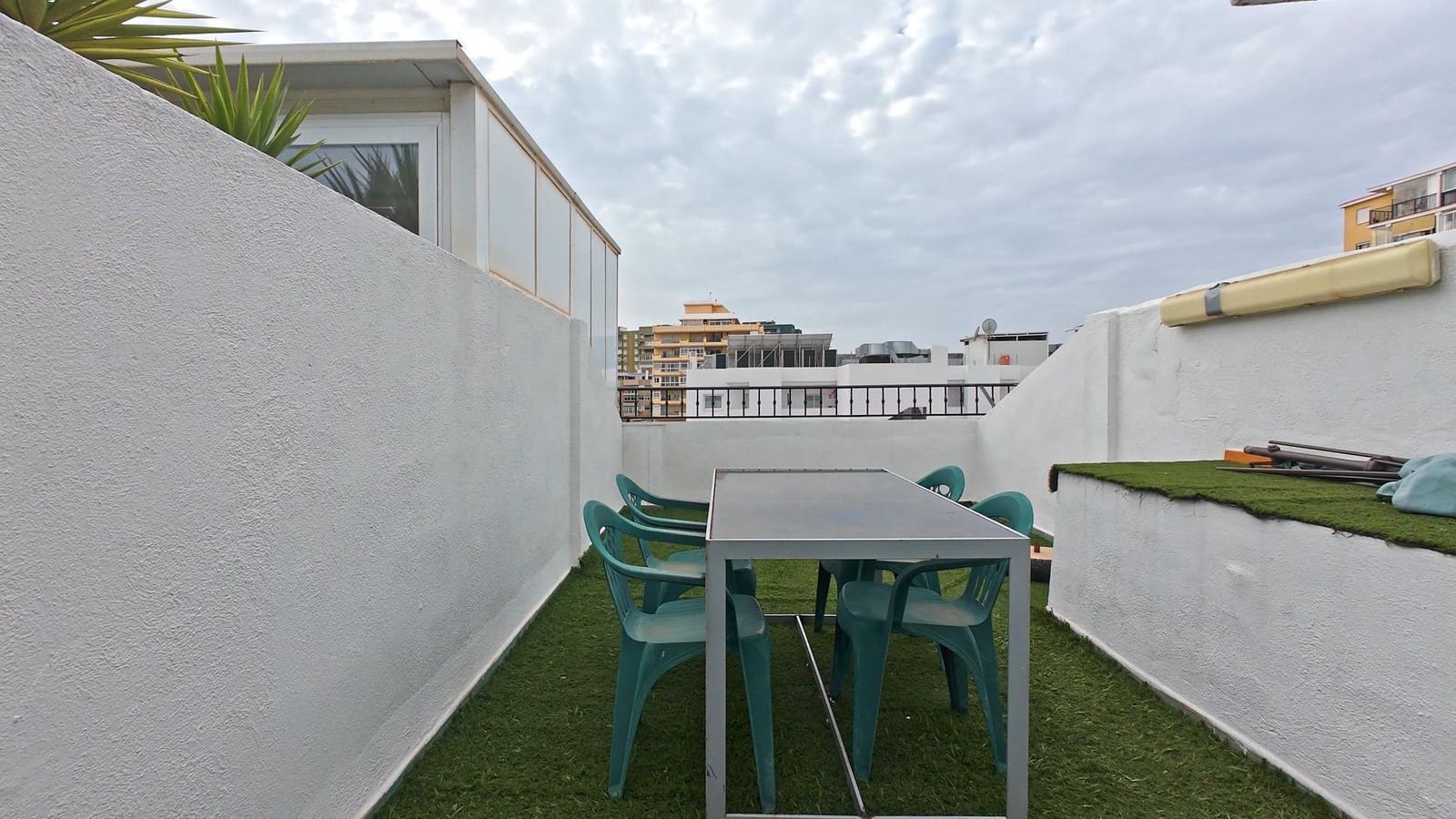 1 soverom Penthouse til salgs i Fuengirola med svømmebasseng - € 270 000 (Ref: 8677945)