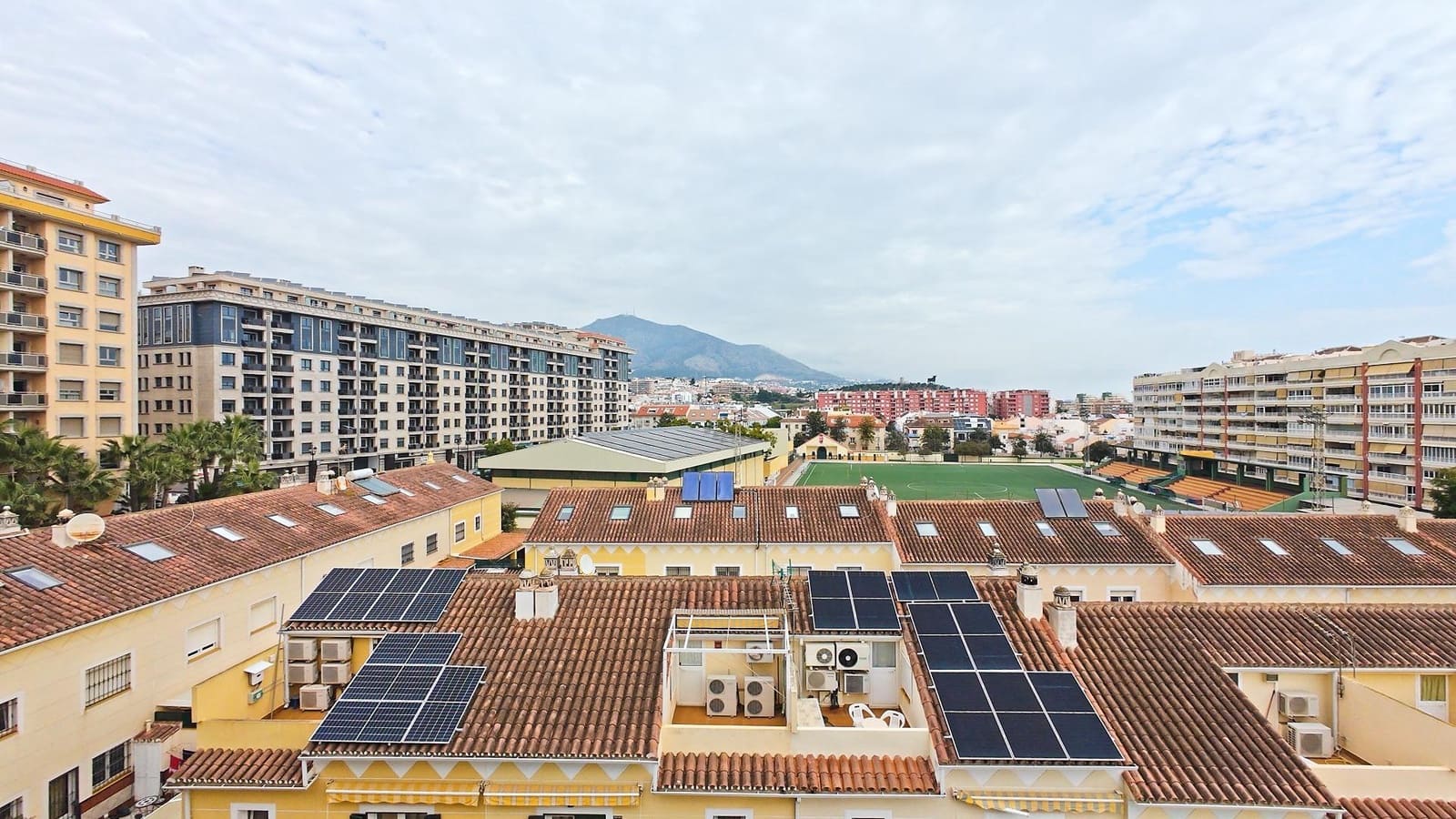 1 soverom Penthouse til salgs i Fuengirola med svømmebasseng - € 270 000 (Ref: 8677945)