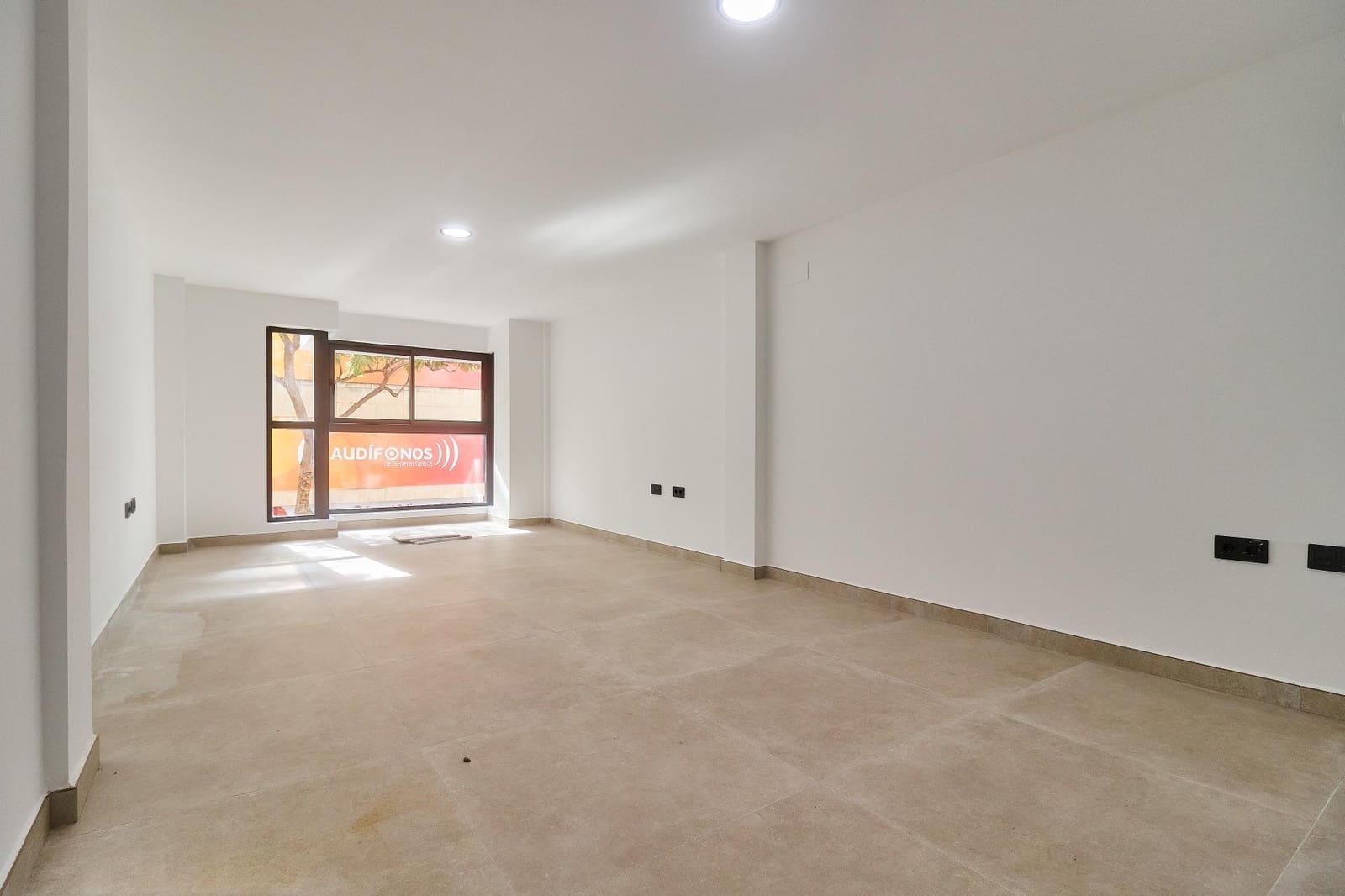 Oficina en Fuengirola en alquiler - 1.100 € (Ref: 8855066)