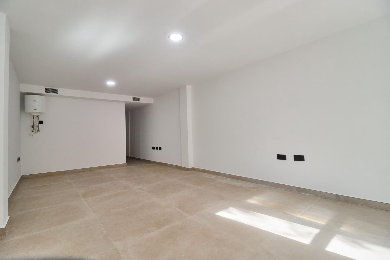 Oficina en Fuengirola en alquiler - 1.100 € (Ref: 8855066)