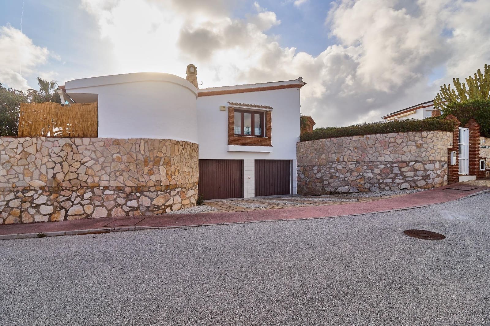 4 soveværelse Villa til salg i Mijas med swimmingpool garage - € 899.970 (Ref: 8855078)