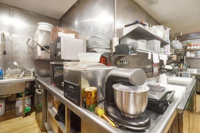 Komercyjne na sprzedaż w Fuengirola - 795 000 € (Ref: 8884439)