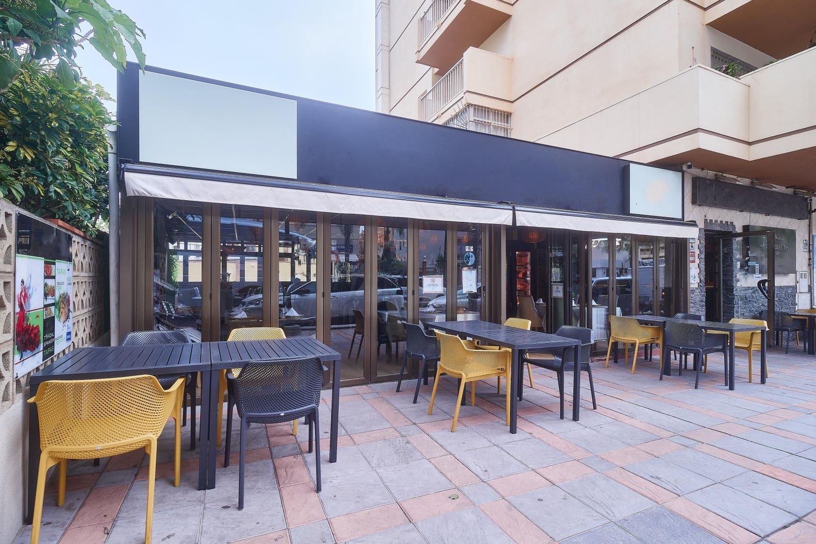 Commercieel te koop in Fuengirola - € 850.000 (Ref: 8884439)