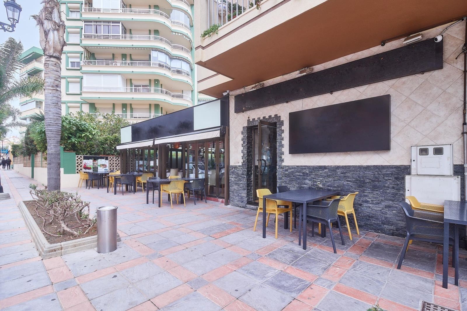 Erhverv til salg i Fuengirola - € 1.168.000 (Ref: 8884439)