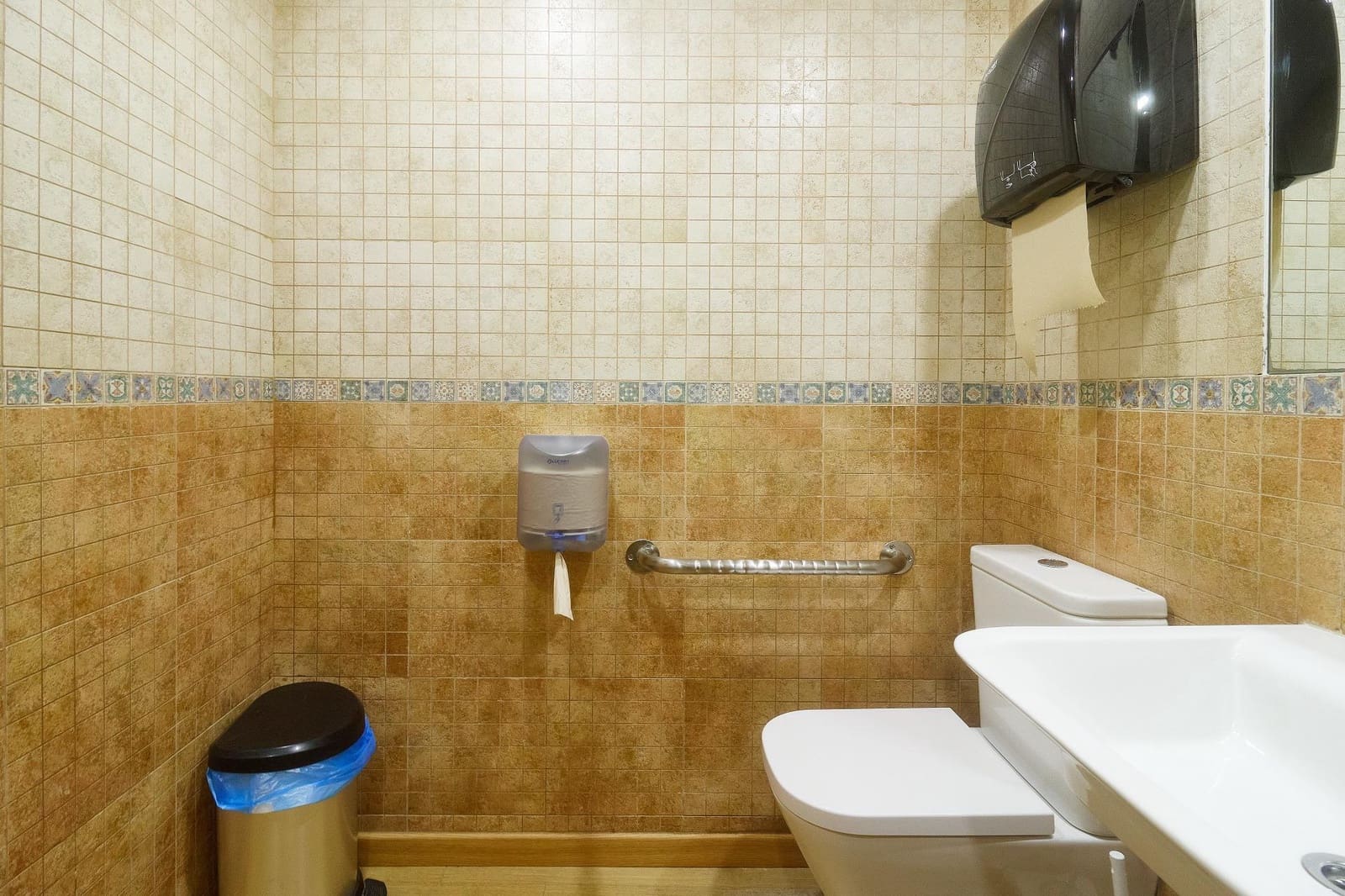 Commercieel te koop in Fuengirola - € 850.000 (Ref: 8884439)