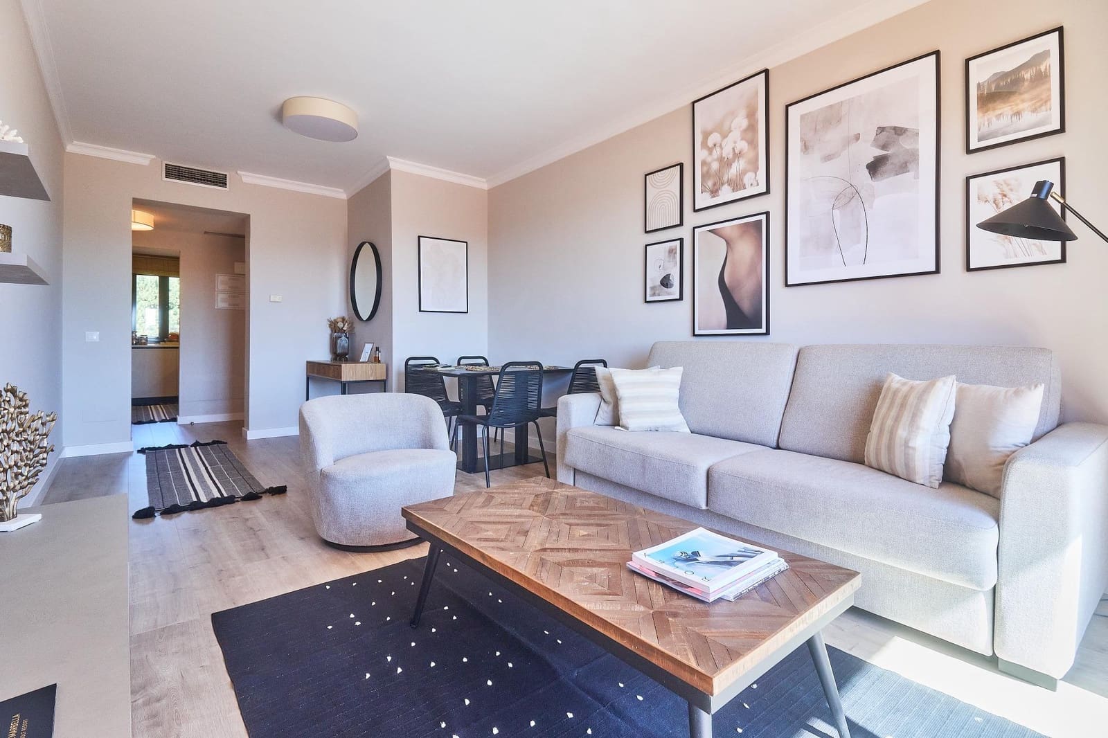 2 bedroom Apartment for sale in Benahavis with pool - € 320,000 (Ref: 8918240)