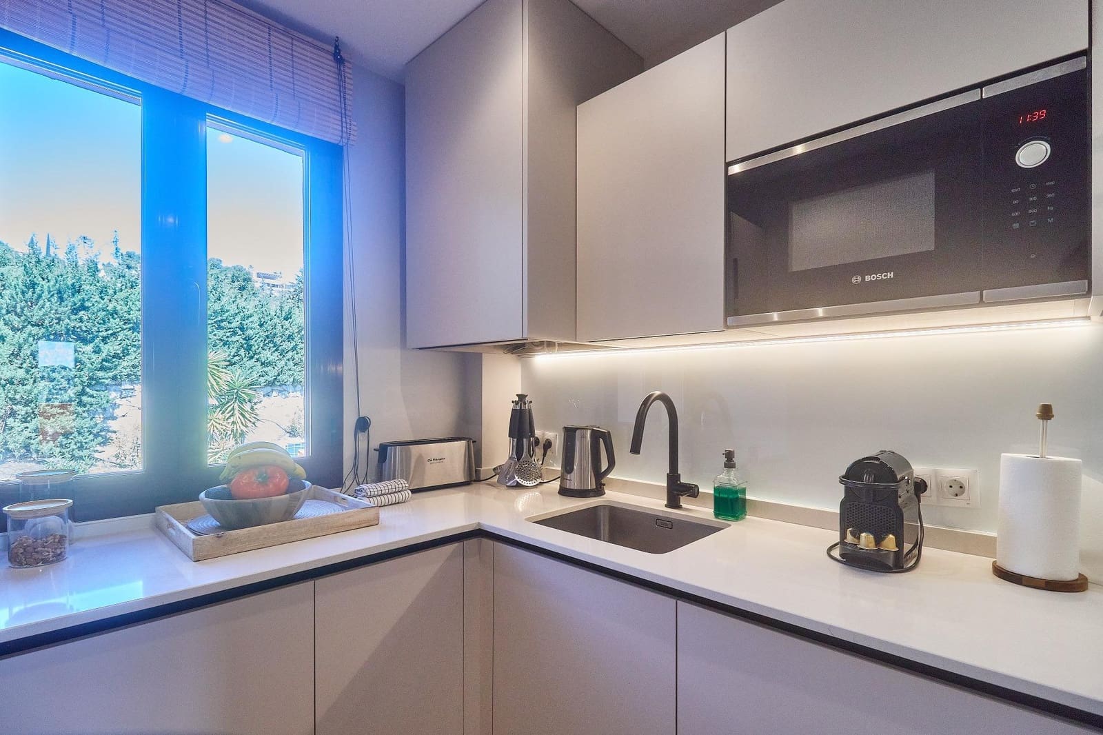 2 bedroom Apartment for sale in Benahavis with pool - € 320,000 (Ref: 8918240)