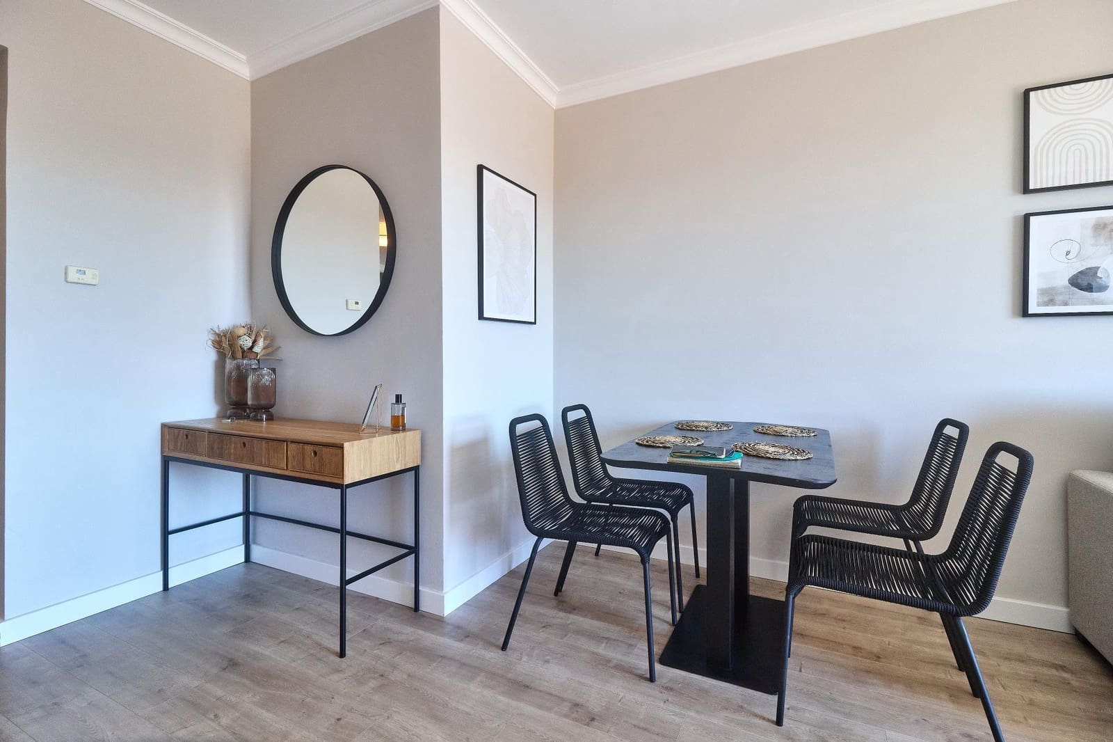 2 bedroom Apartment for sale in Benahavis with pool - € 320,000 (Ref: 8918240)