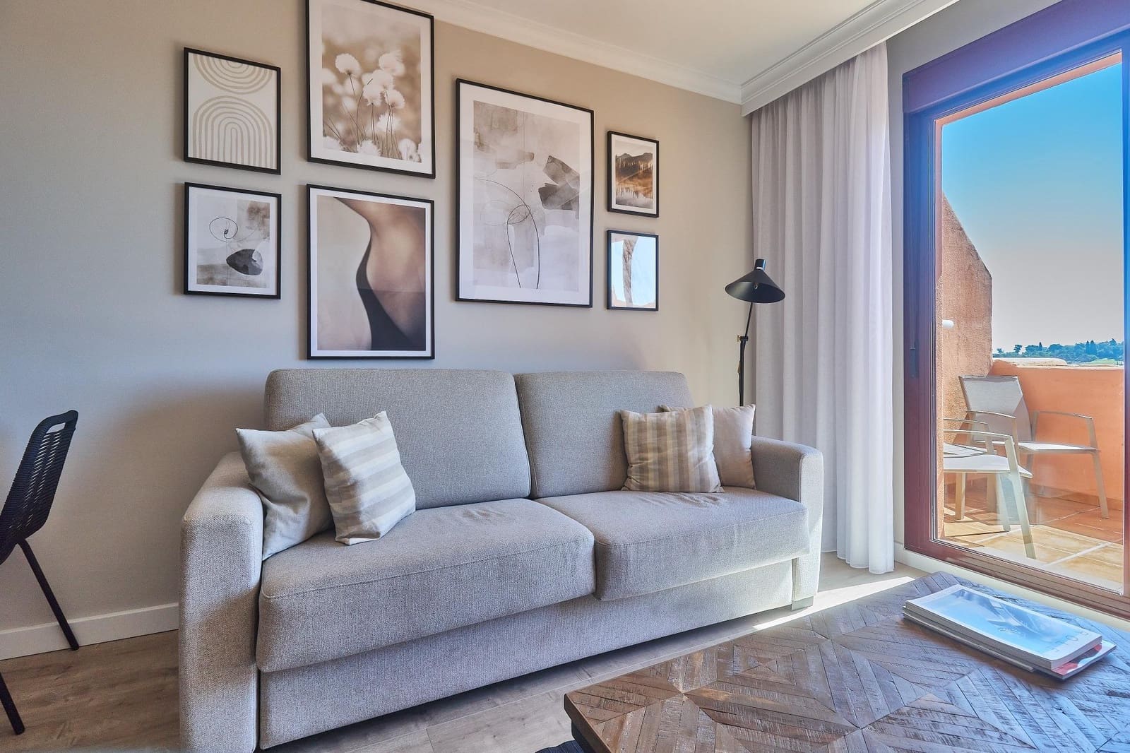 2 bedroom Apartment for sale in Benahavis with pool - € 320,000 (Ref: 8918240)