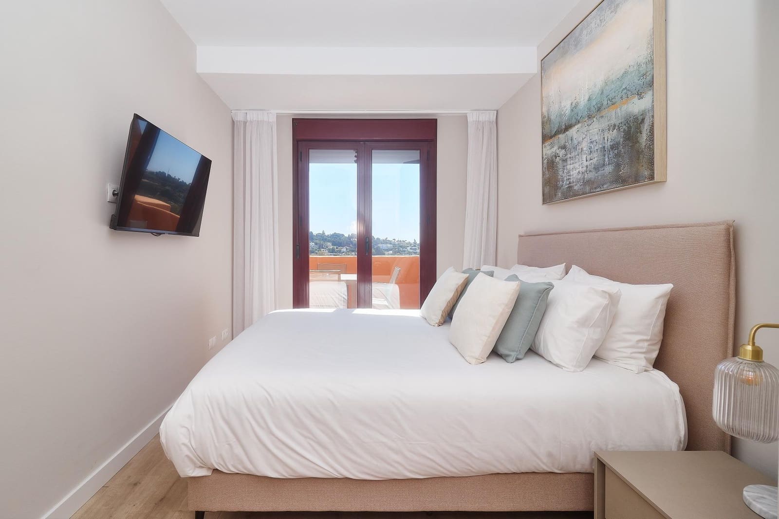 2 bedroom Apartment for sale in Benahavis with pool - € 320,000 (Ref: 8918240)