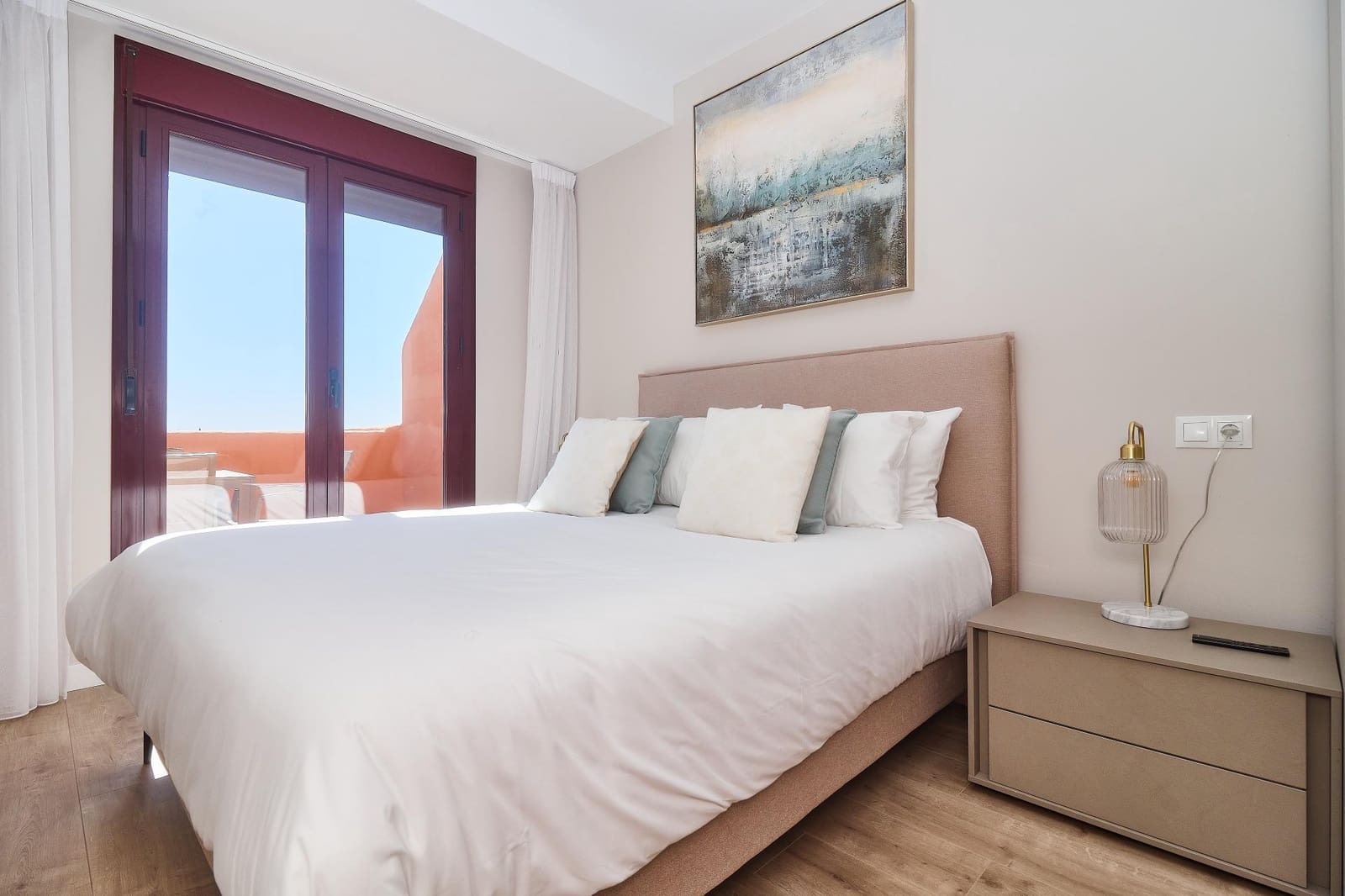 2 bedroom Apartment for sale in Benahavis with pool - € 320,000 (Ref: 8918240)