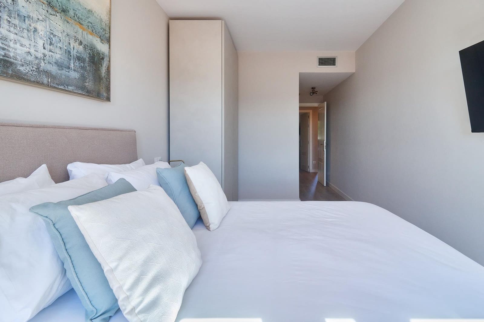 2 bedroom Apartment for sale in Benahavis with pool - € 320,000 (Ref: 8918240)