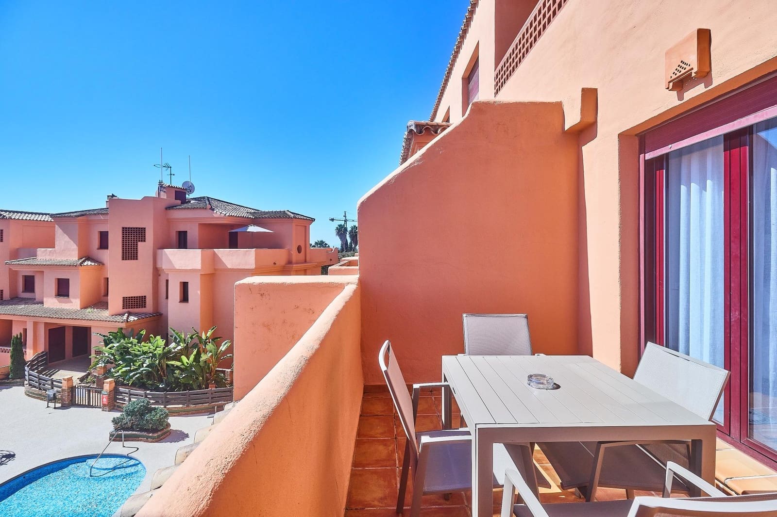 2 bedroom Apartment for sale in Benahavis with pool - € 320,000 (Ref: 8918240)