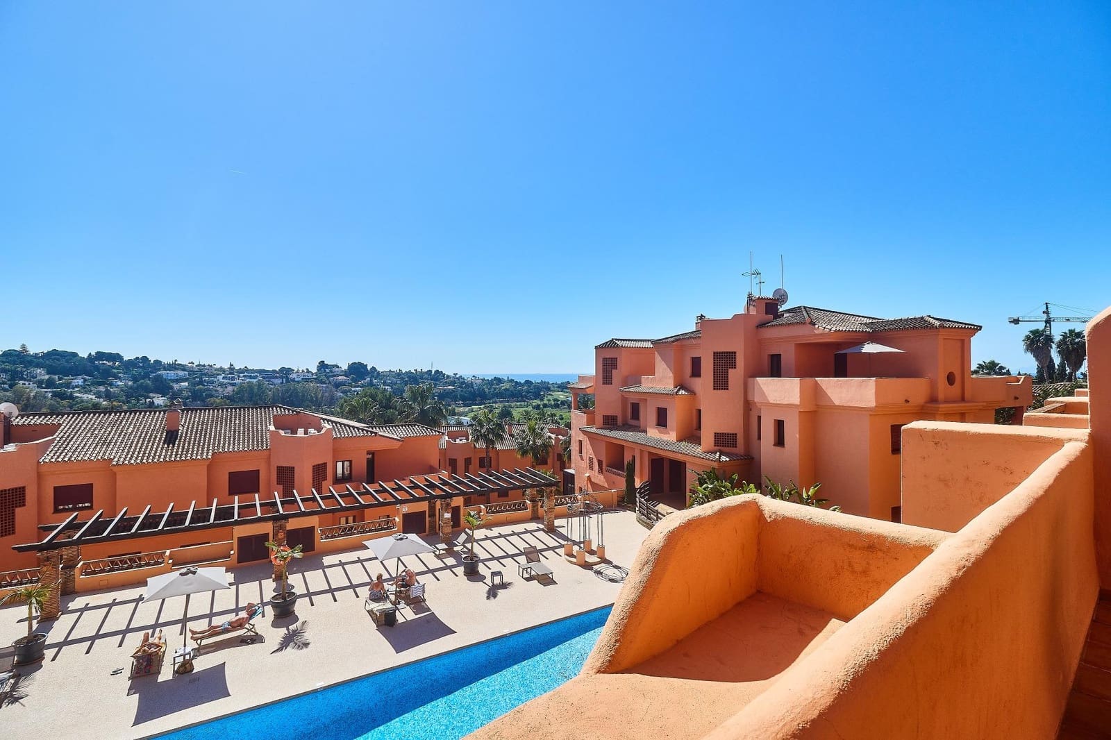 2 bedroom Apartment for sale in Benahavis with pool - € 320,000 (Ref: 8918240)